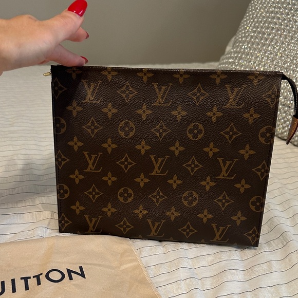 Louis Vuitton Monogram Toiletry Bag in Brown - Picture 4 of 16